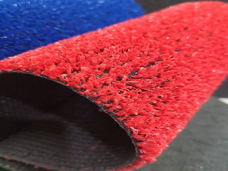 Kırmızı Çim Halı