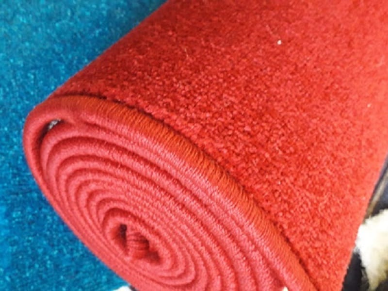 Düz Kırmızı Halı — Zemin Kaplama